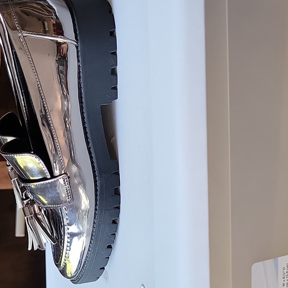 Bandolino Fillip Women's Lug Sole/Chunky Loafer - Picture 2 of 10